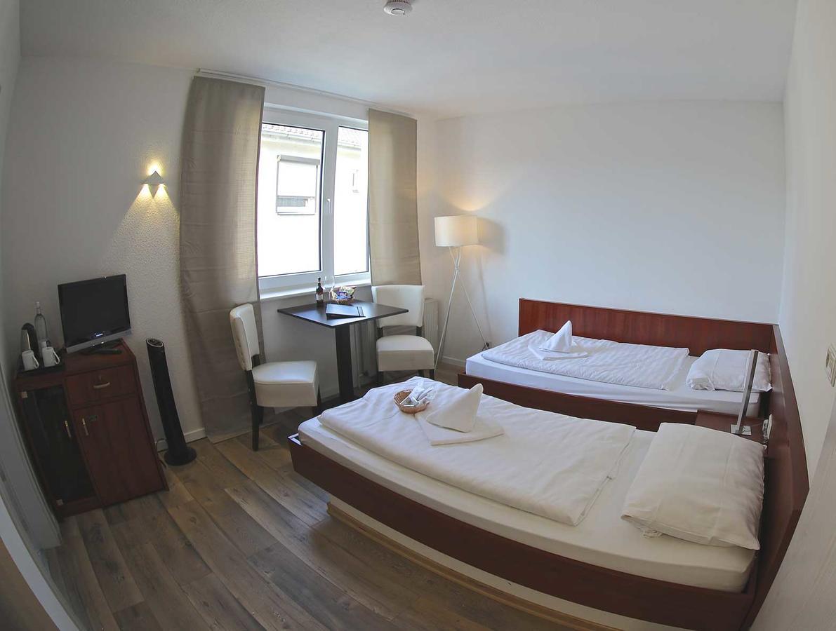 Parkhotel Am Schloss 马赫恩 外观 照片